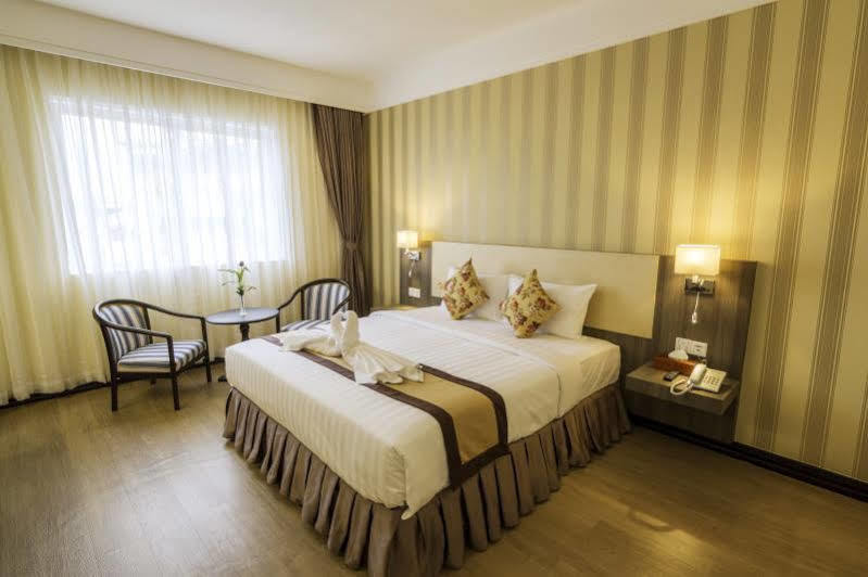 Paradise Hotel Phnom Penh Eksteriør billede
